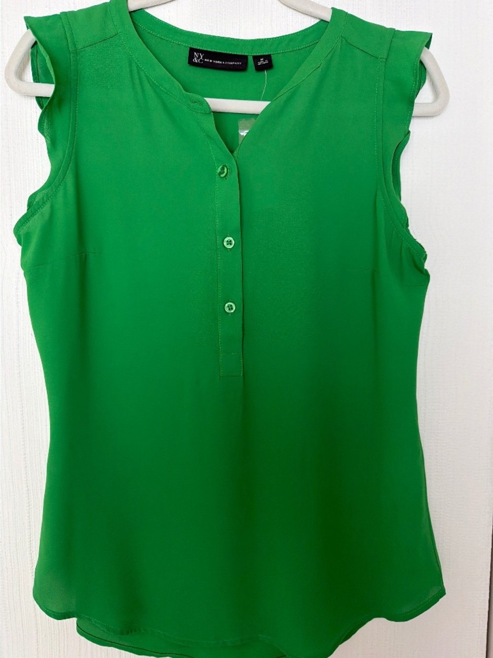 New York & Company Green Sleeveless Blouse – Size Medium – NWT
